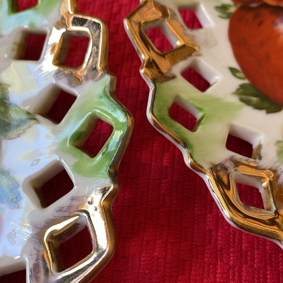 VTG set of 2 Original Porcelain Handpainted Plates Fruit Apple Strawberry Japan - Picture 4 of 11